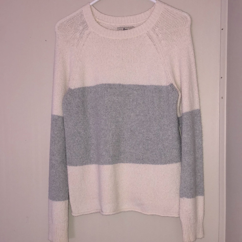 White and Grey Block Sweater in Medium Made By G.H. Bass!